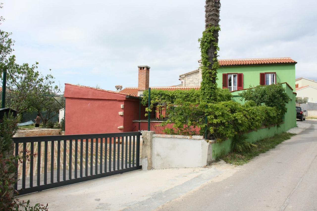 House Bougainvillea Pula Buitenkant foto