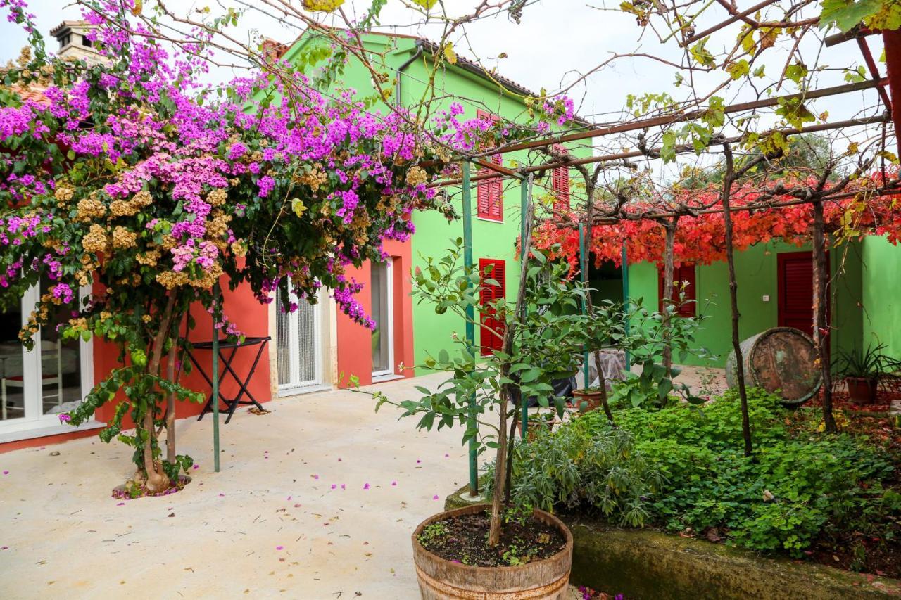 House Bougainvillea Pula Buitenkant foto